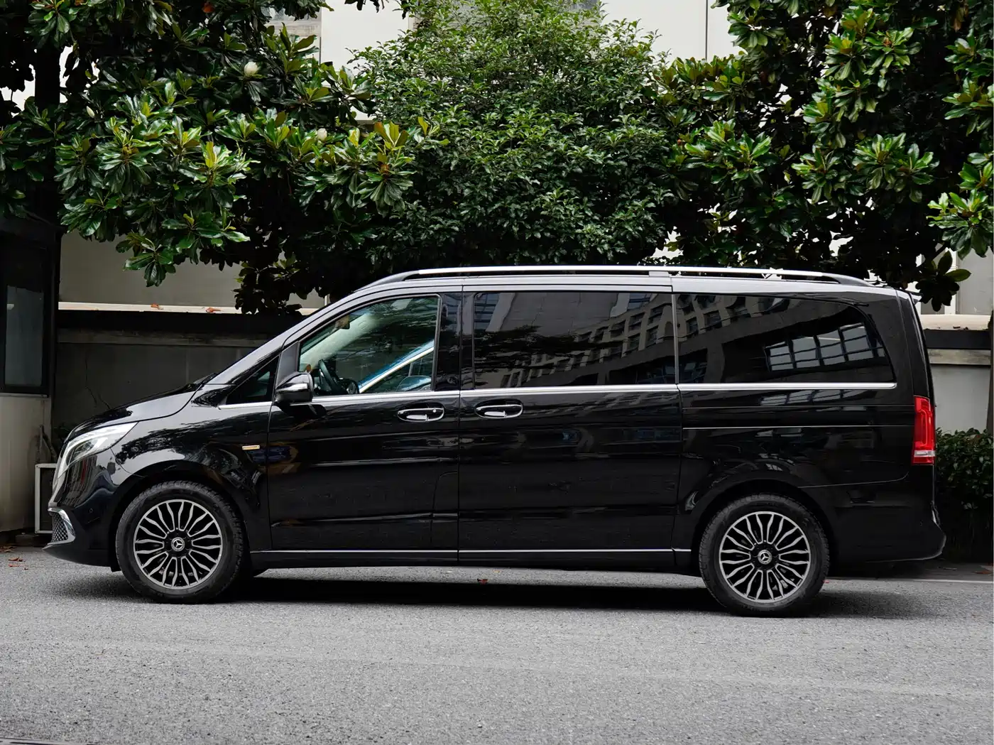 Mercedes-Benz V-Class 2020 V 260 Luxury Edition фото 3