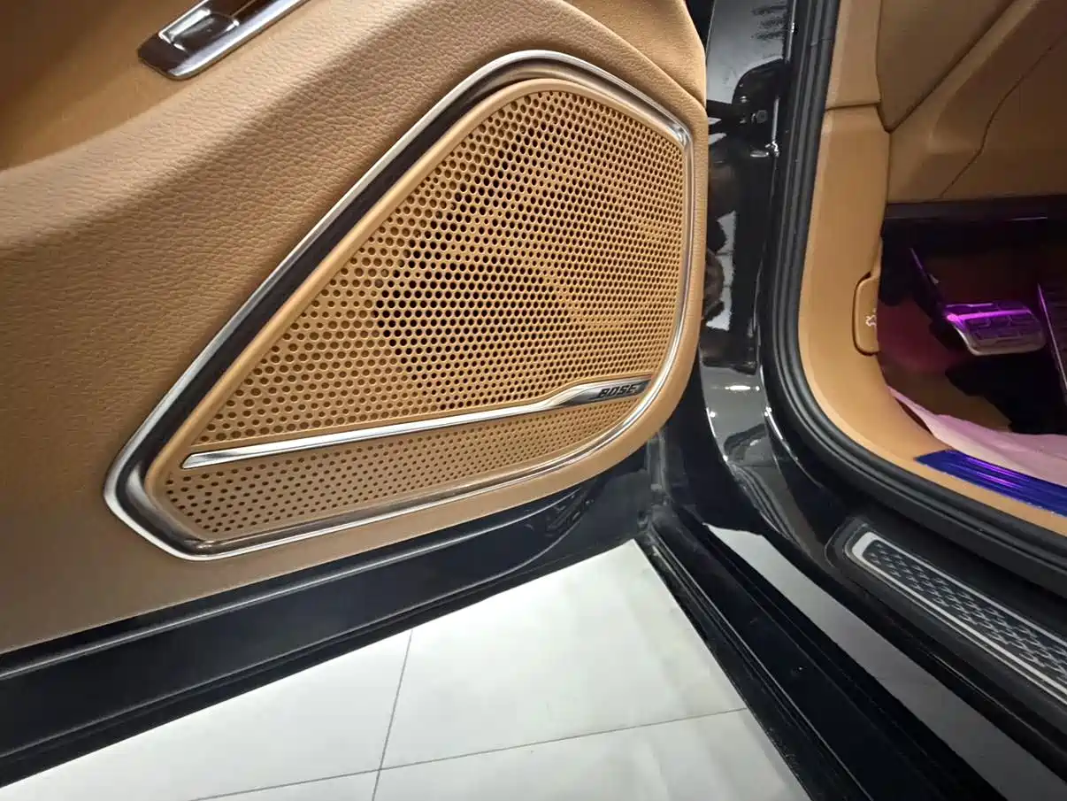 Hongqi H9 2020 2.0T Smart Connection Qi Xiang Edition фото 11