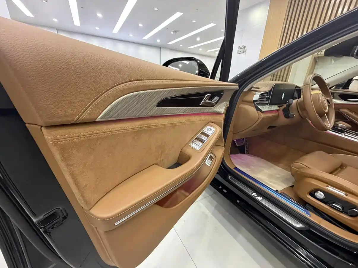 Hongqi H9 2020 2.0T Smart Connection Qi Xiang Edition фото 12