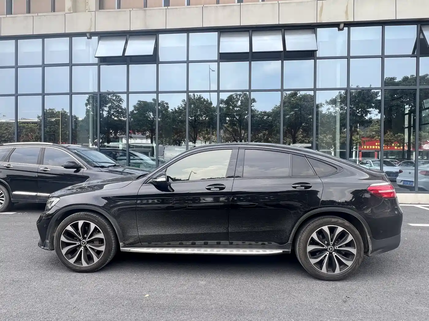 Mercedes-Benz GLC Coupe 2018 GLC 260 4MATIC Coupe SUV фото 5