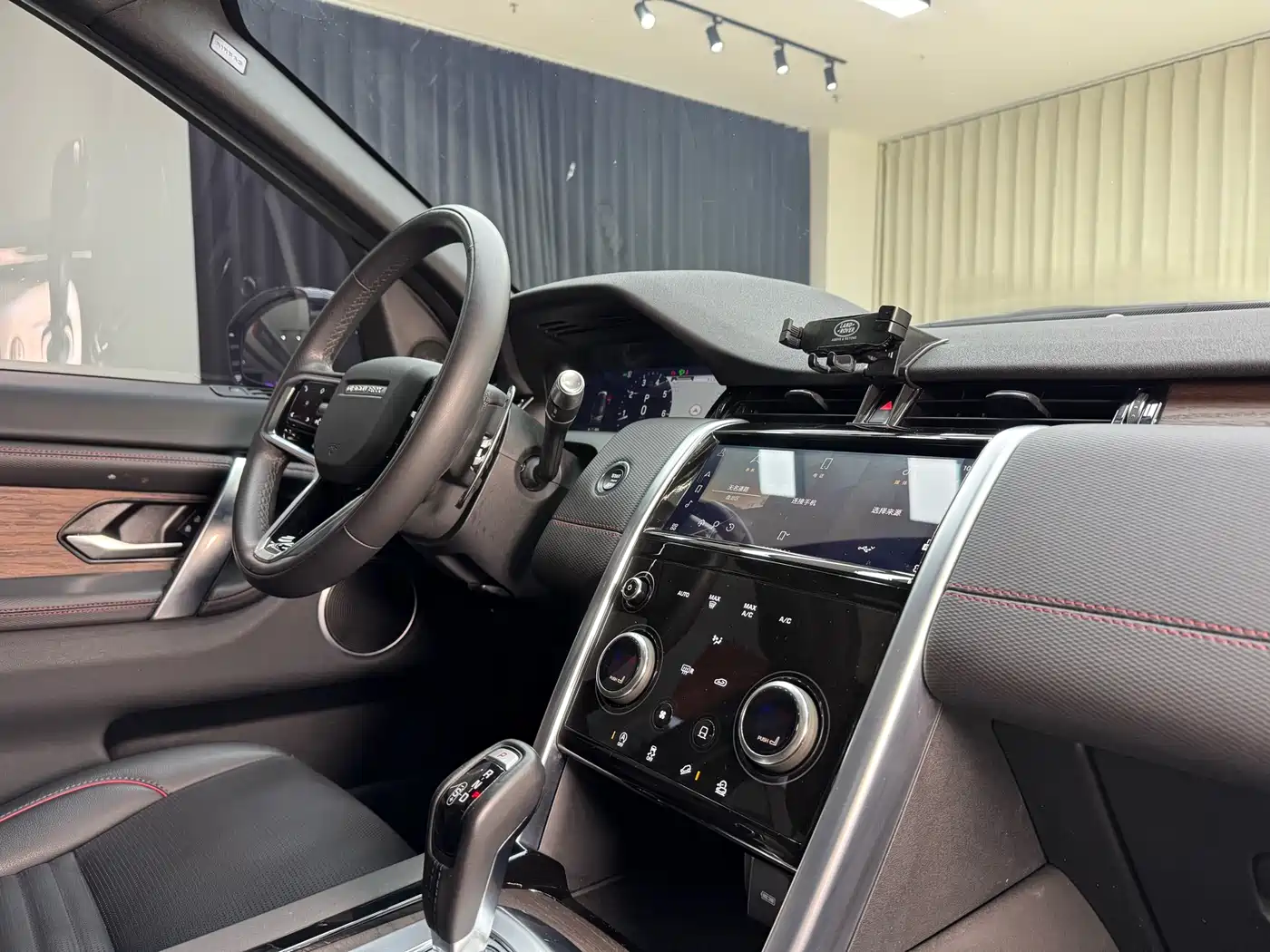 Land Rover Discovery Sport 2022 Model 249PS R-Dynamic S Performance Edition 5-Seater фото 34