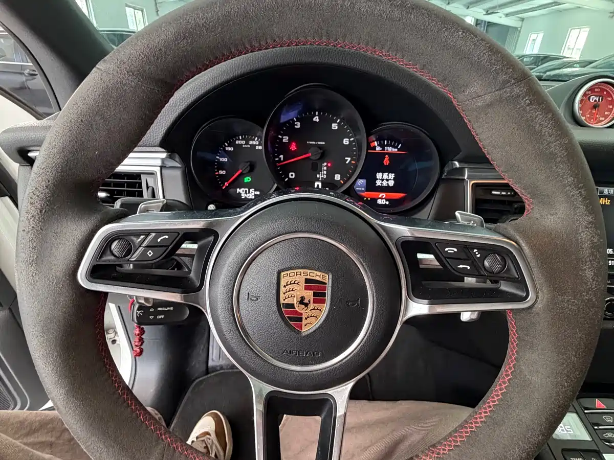 Porsche Macan 2016 Macan 2.0T фото 11