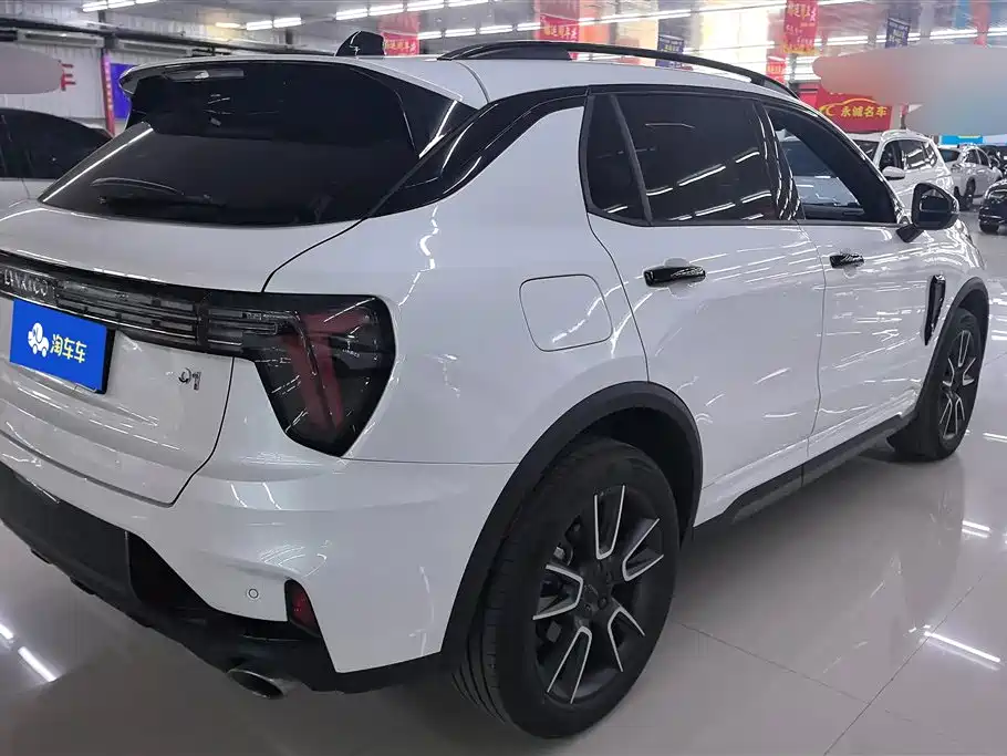 Lynk & Co 01 2025 2.0TD FWD Renewal Pro Edition фото 3