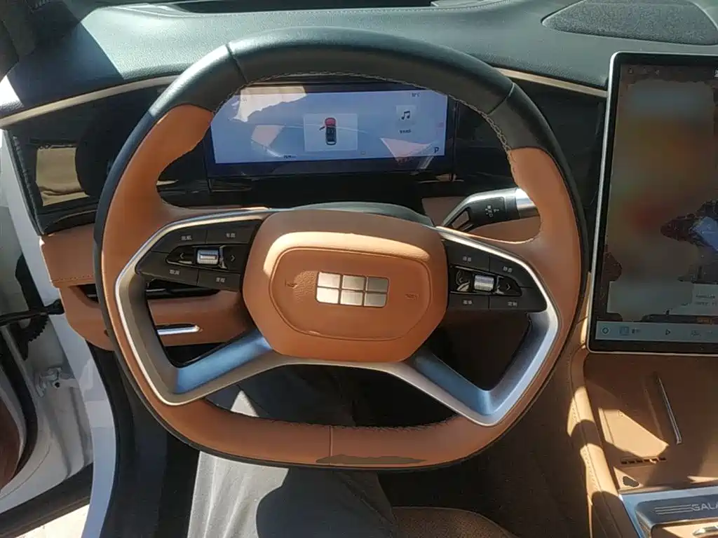 Geely Galaxy Galaxy L7 2025 EM-i 115km Explorer+ Edition фото 11