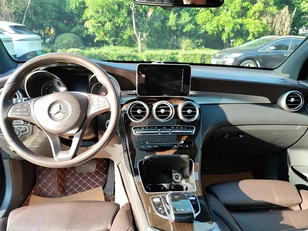 Mercedes-Benz GLC 2018 GLC 260 4MATIC Luxury фото 8