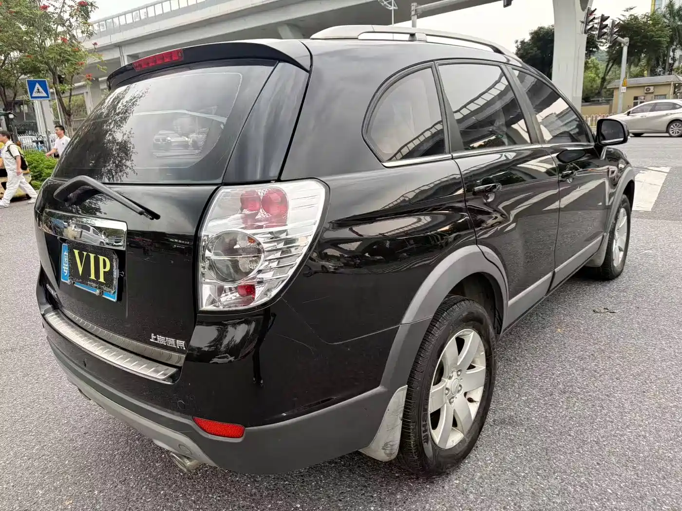 Photo 5 - Chevrolet Captiva