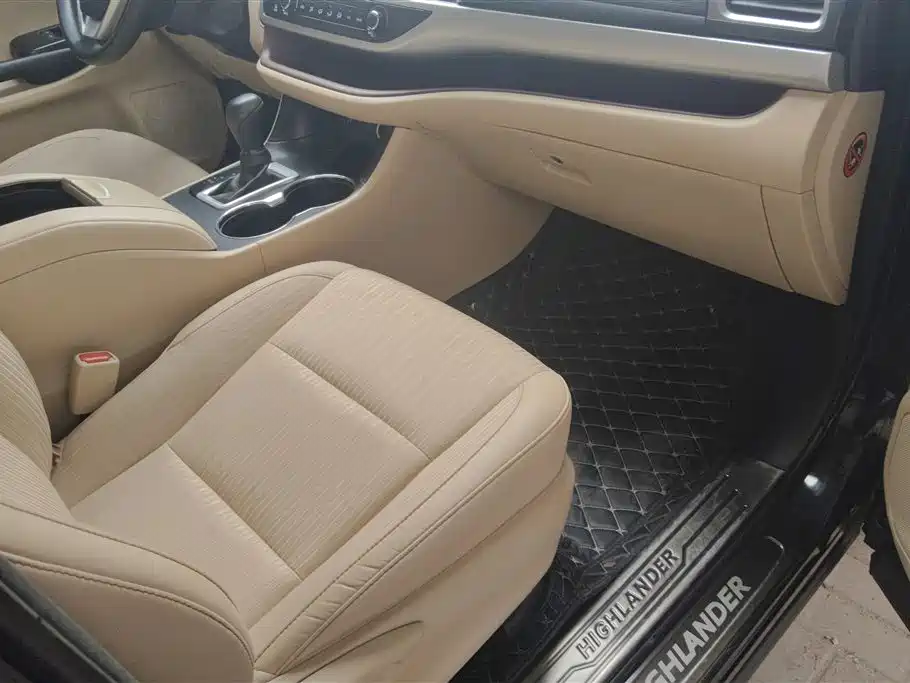 Toyota Highlander 2017 2.0T 4WD Elite 7-Seater фото 8