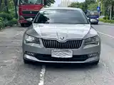 صورة 2 - Škoda Superb