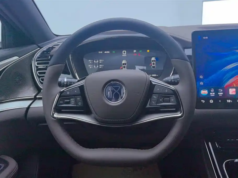 BYD Han 2025 DM-i Smart Driving Edition 125KM Honor фото 15