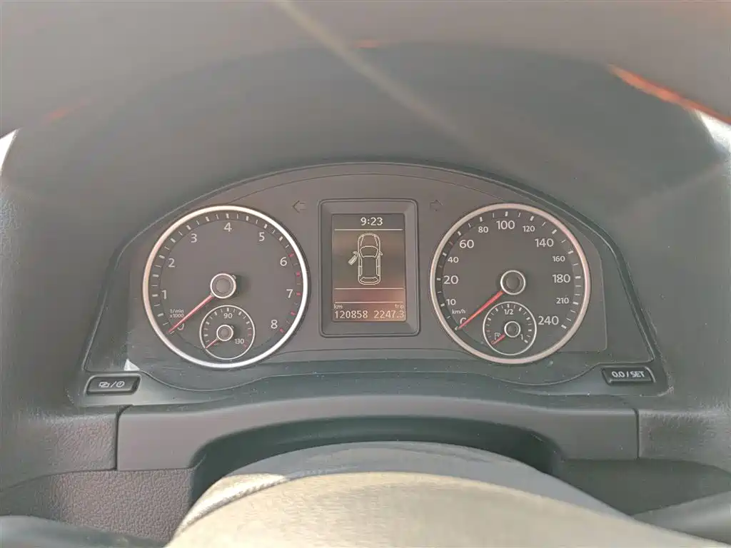 Volkswagen Tiguan 2017 300TSI Automatic 2WD Silk Road Fashion Edition фото 8