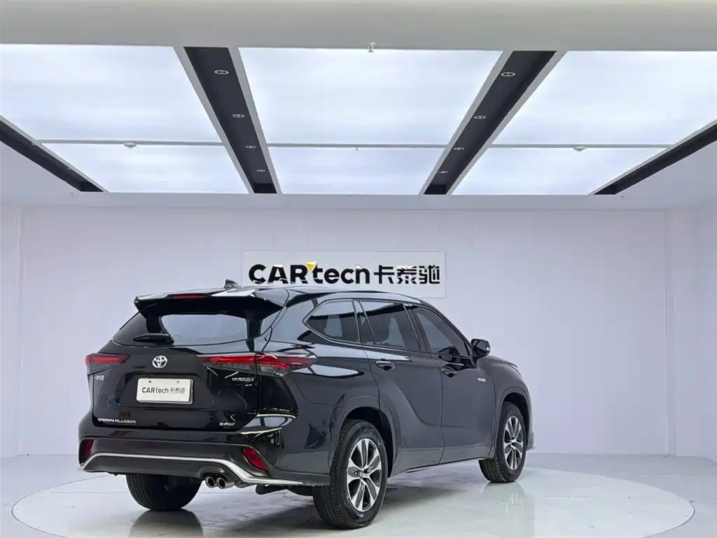 Toyota Crown Kluger 2023 2.5L HEV AWD Elite Edition фото 5