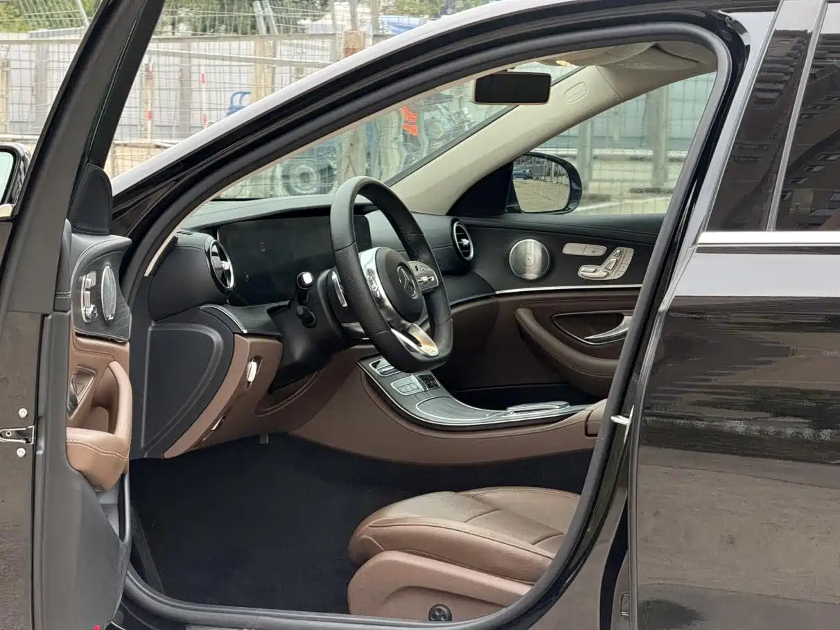 Mercedes-Benz E-Class 2020 E 300 L Luxury Model фото 9