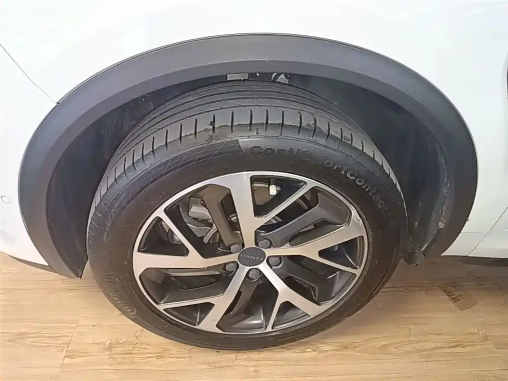 Lynk & Co 01 2017 2.0T AWD Pro фото 23
