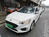 Фото 2 - Ford Focus