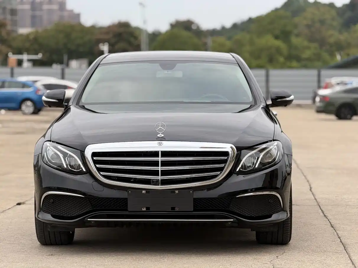 Mercedes-Benz E-Class 2020 E 300 L Luxury Model фото 3