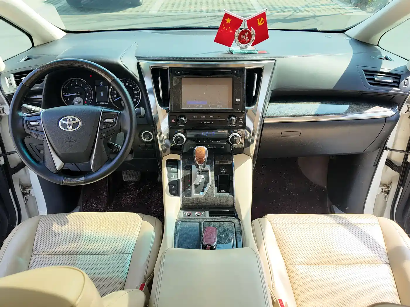 Toyota Alphard 2018 3.5L Premium фото 14