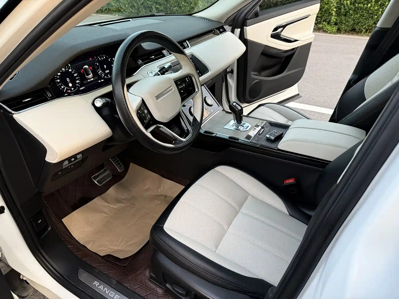 Land Rover Range Rover Evoque 2021 Range Rover Evoque L 249PS R-Dynamic S Performance Edition фото 10