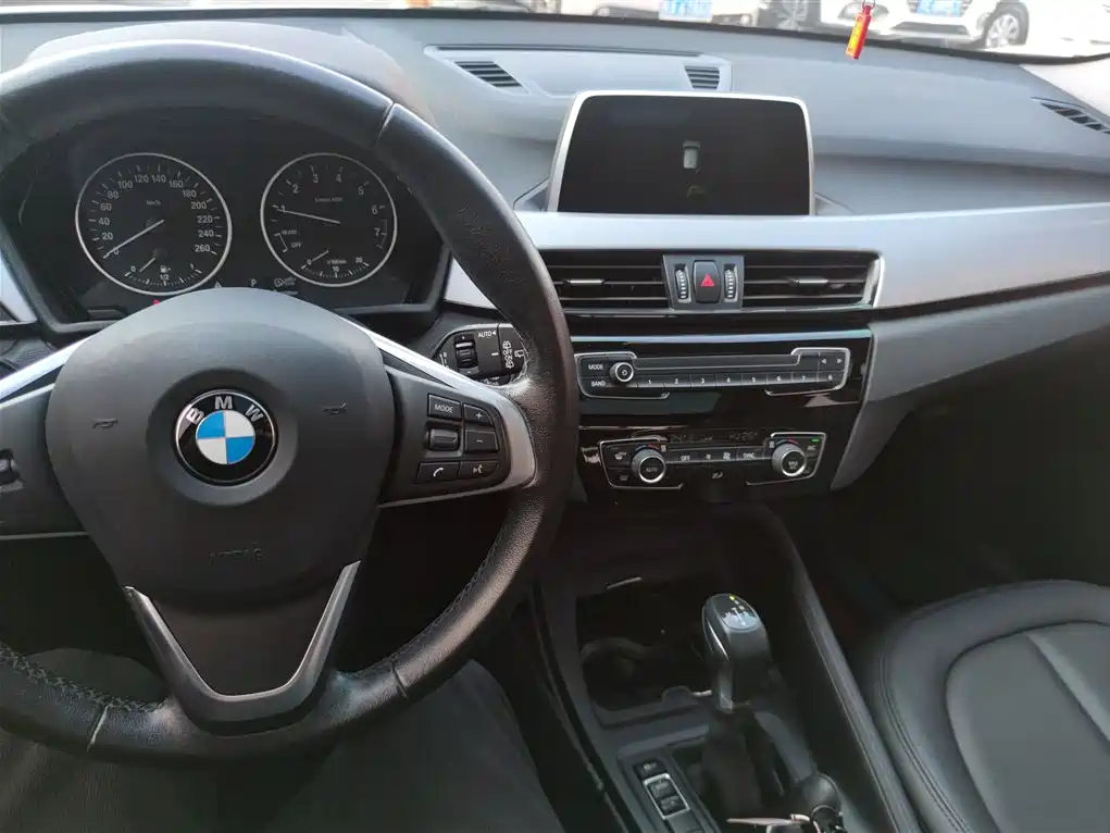 BMW X1 2016 sDrive18Li Fashion Model фото 13