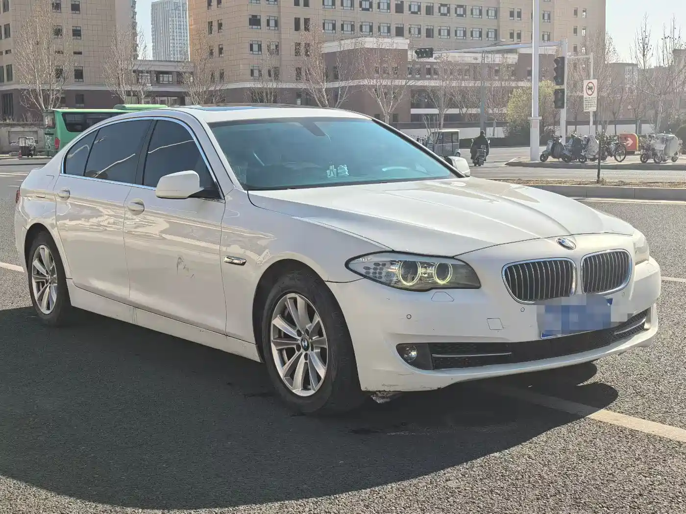 BMW 5 Series 2013 520Li Elegance фото 3