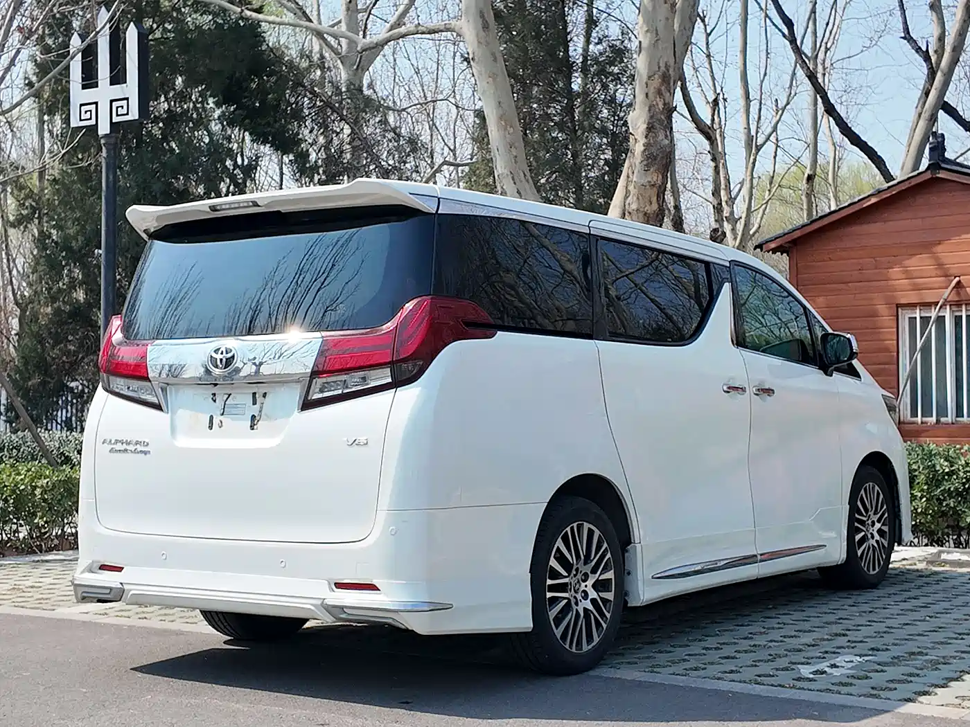 Toyota Alphard 2018 3.5L Premium фото 19