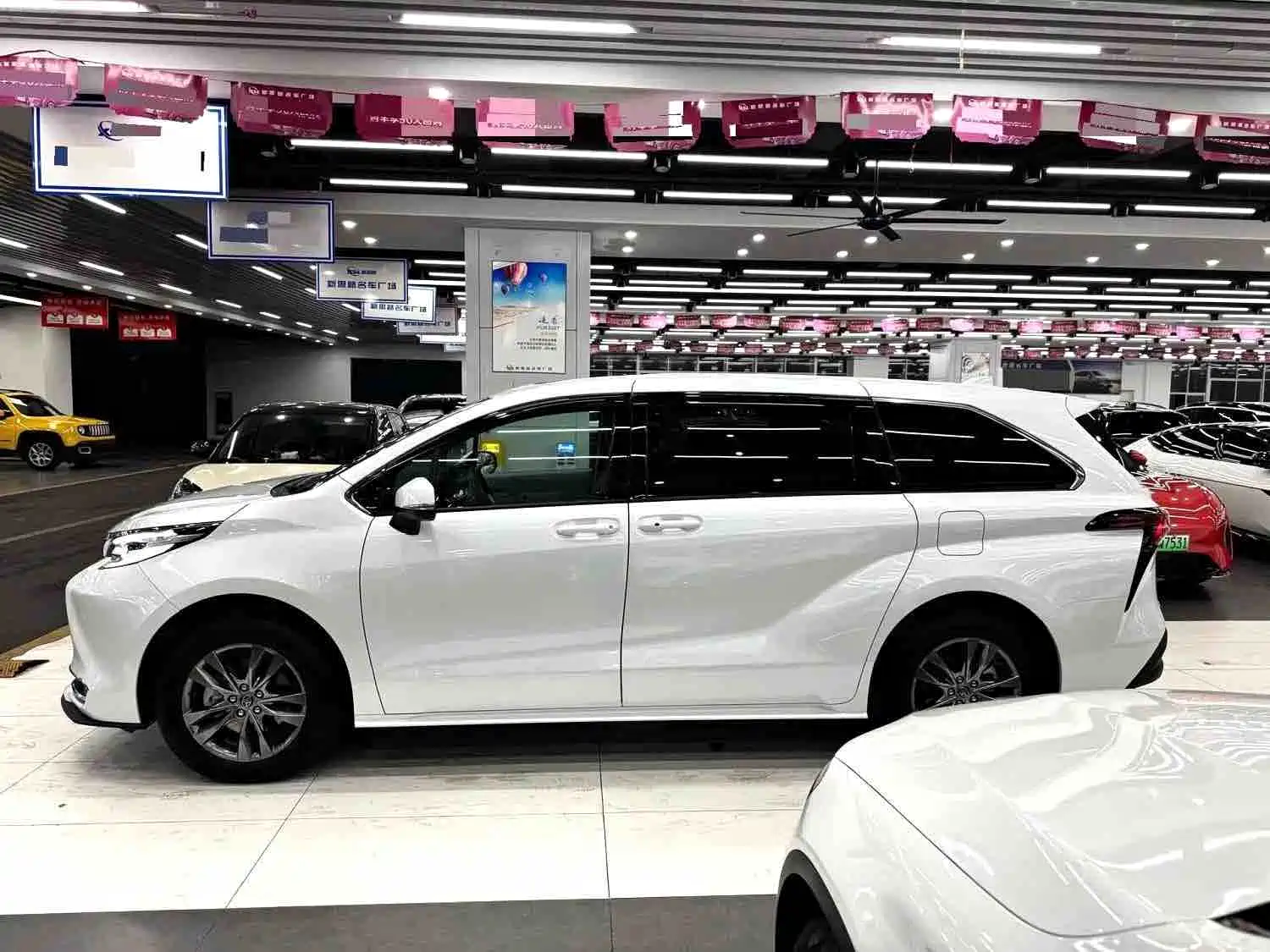 صورة 7 - Toyota Sienna