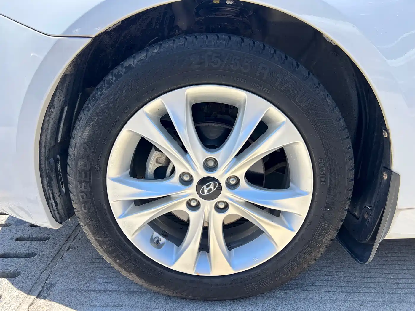 Hyundai Sonata 2013 2.0L Automatic Supreme Edition фото 4