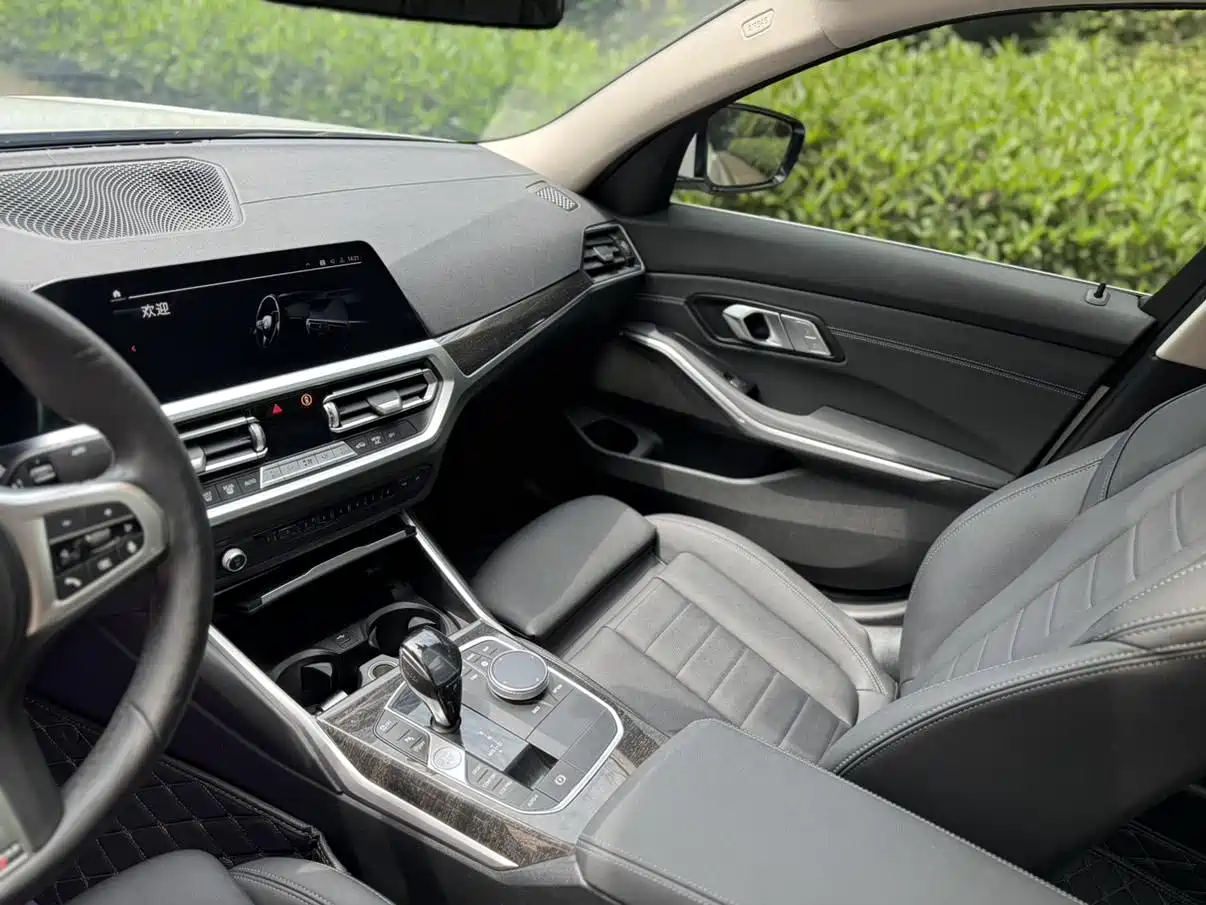 BMW 3 Series 2021 325Li M Sport Package фото 3