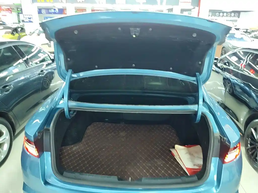 Photo 19 - Geely Preface