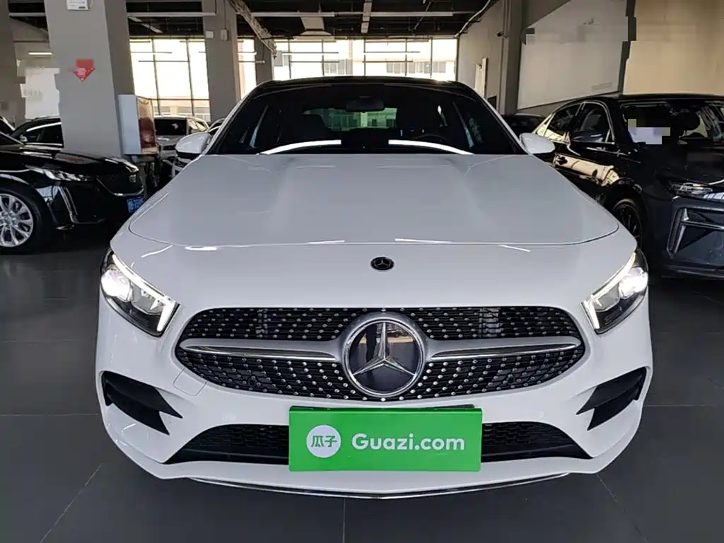 Mercedes-Benz A-Class 2021 A 200 L Sport Sedan Fashion Edition фото 3