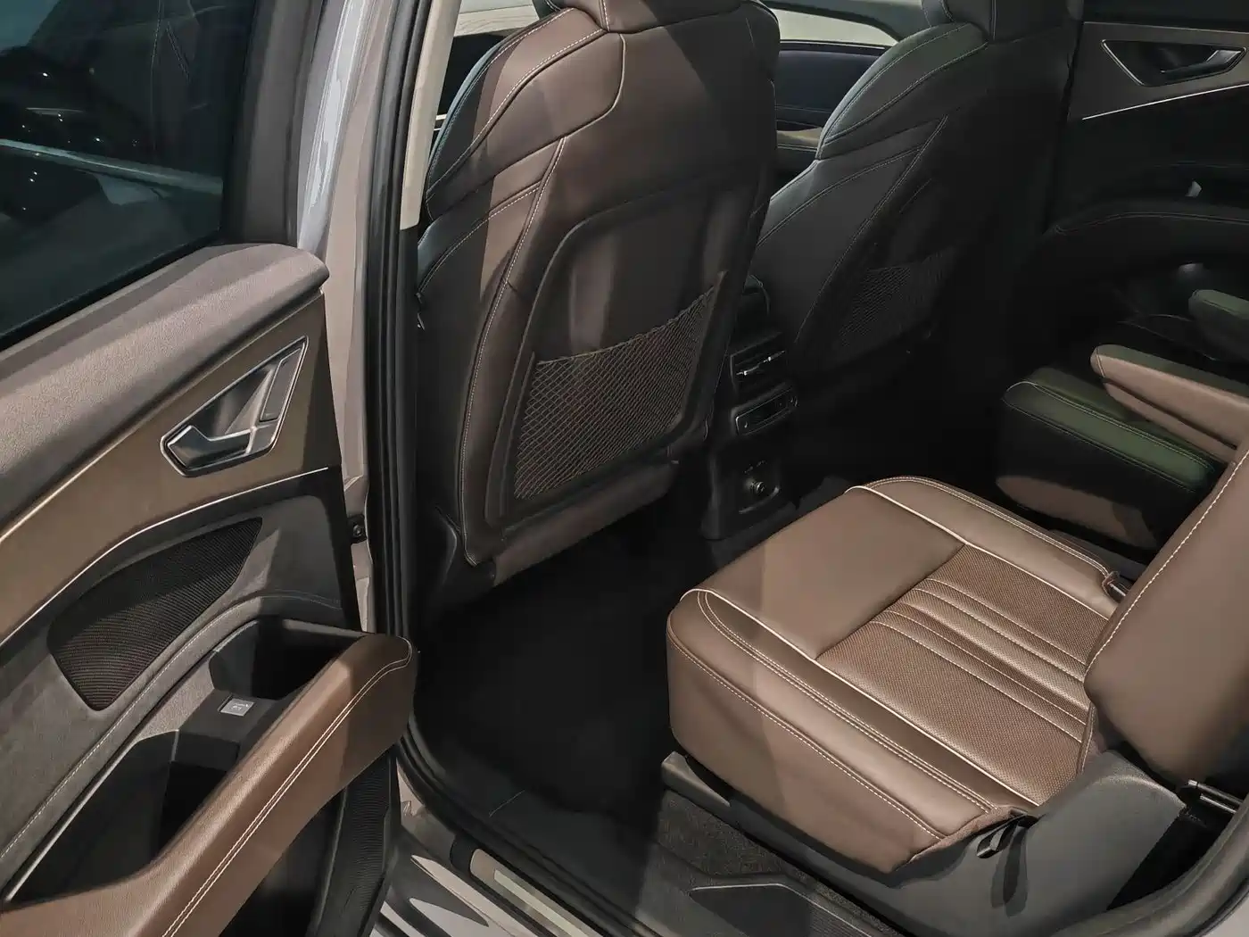 Audi Q5 e-tron 2023 40 e-tron Starlight Edition Brocade Package фото 6