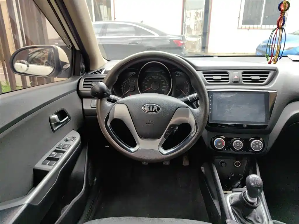 Kia K2 2015 Sedan 1.4L MT GLS фото 6