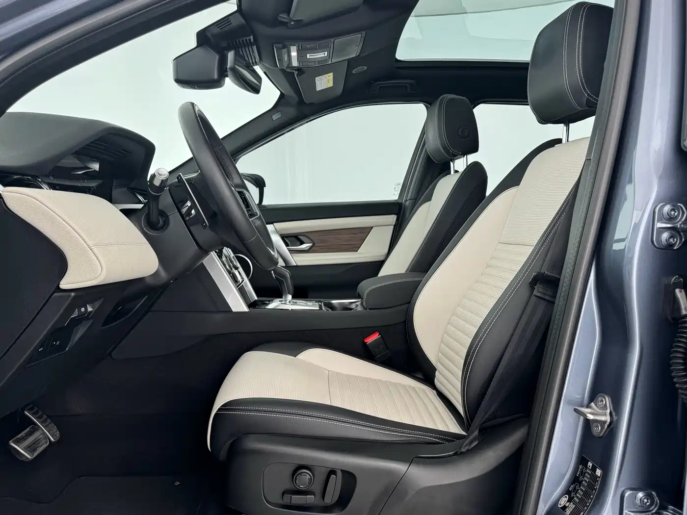 Land Rover Discovery Sport 2022 Model Facelift 249PS R-Dynamic SE Performance Tech Edition 5-seater фото 7