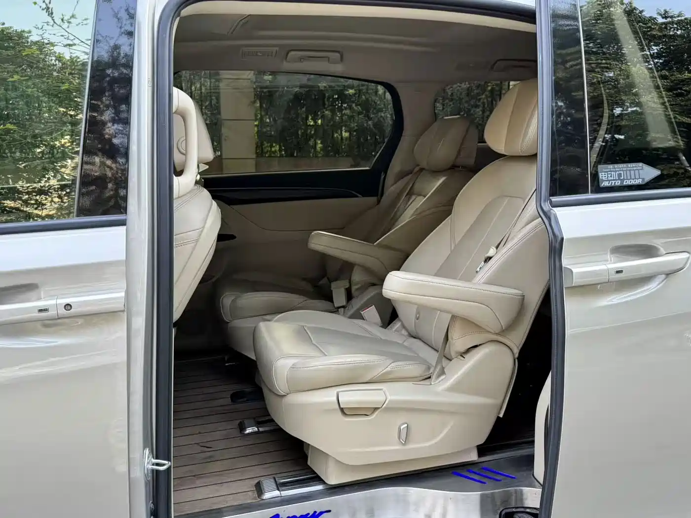 Фото 9 - Buick GL8