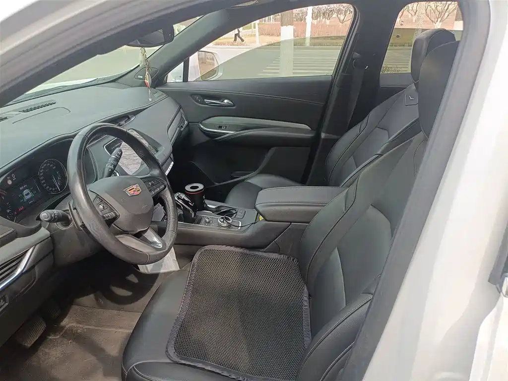 Cadillac XT4 2020 28T FWD Leading Trim фото 11