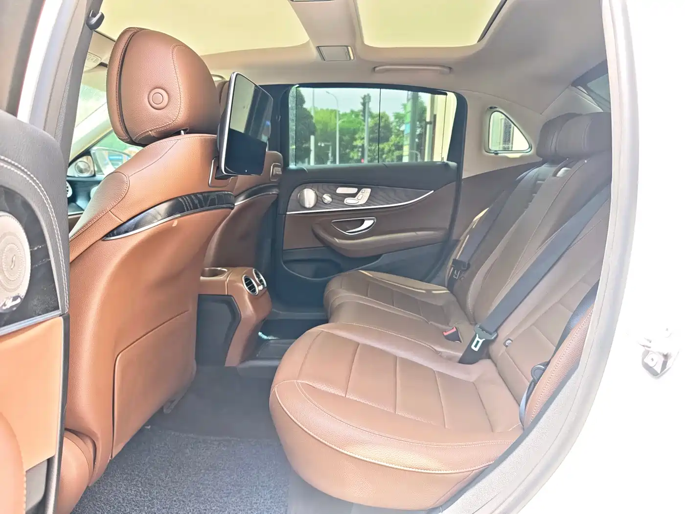 Mercedes-Benz E-Class 2019 E 300 L Sport Luxury фото 7