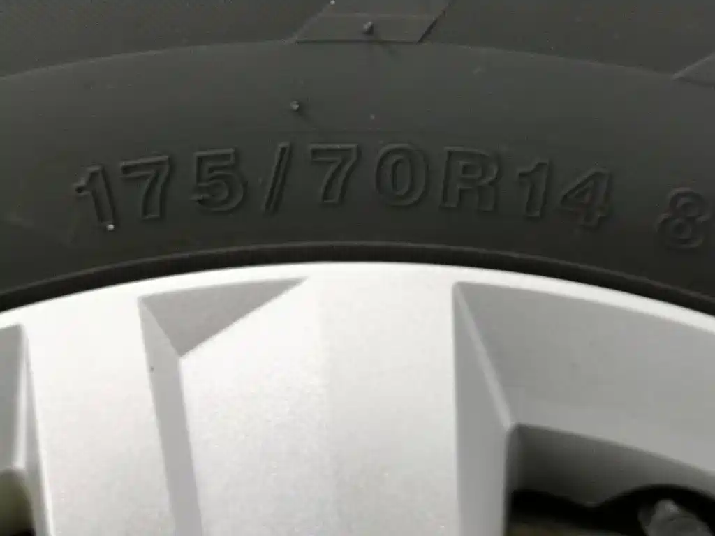 Photo 24 - Volkswagen Jetta