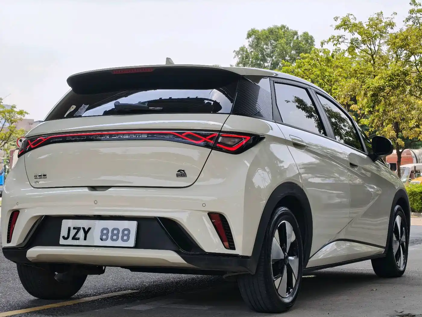 BYD Dolphin 2023 420km Fashion Edition фото 6
