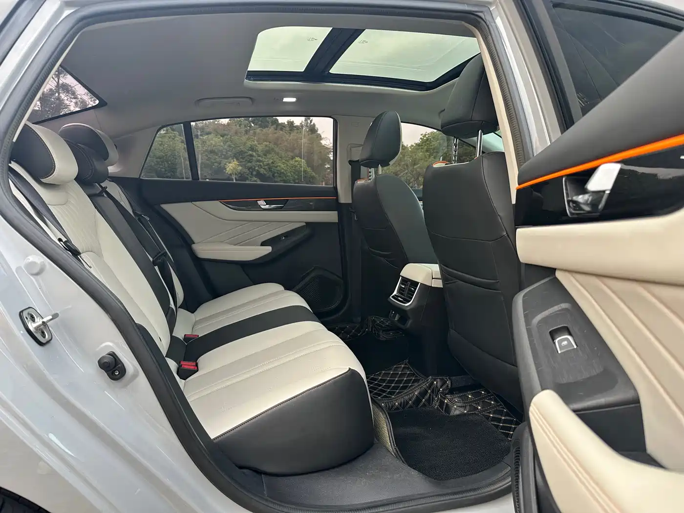 DONGFENG YI HYUN MAX