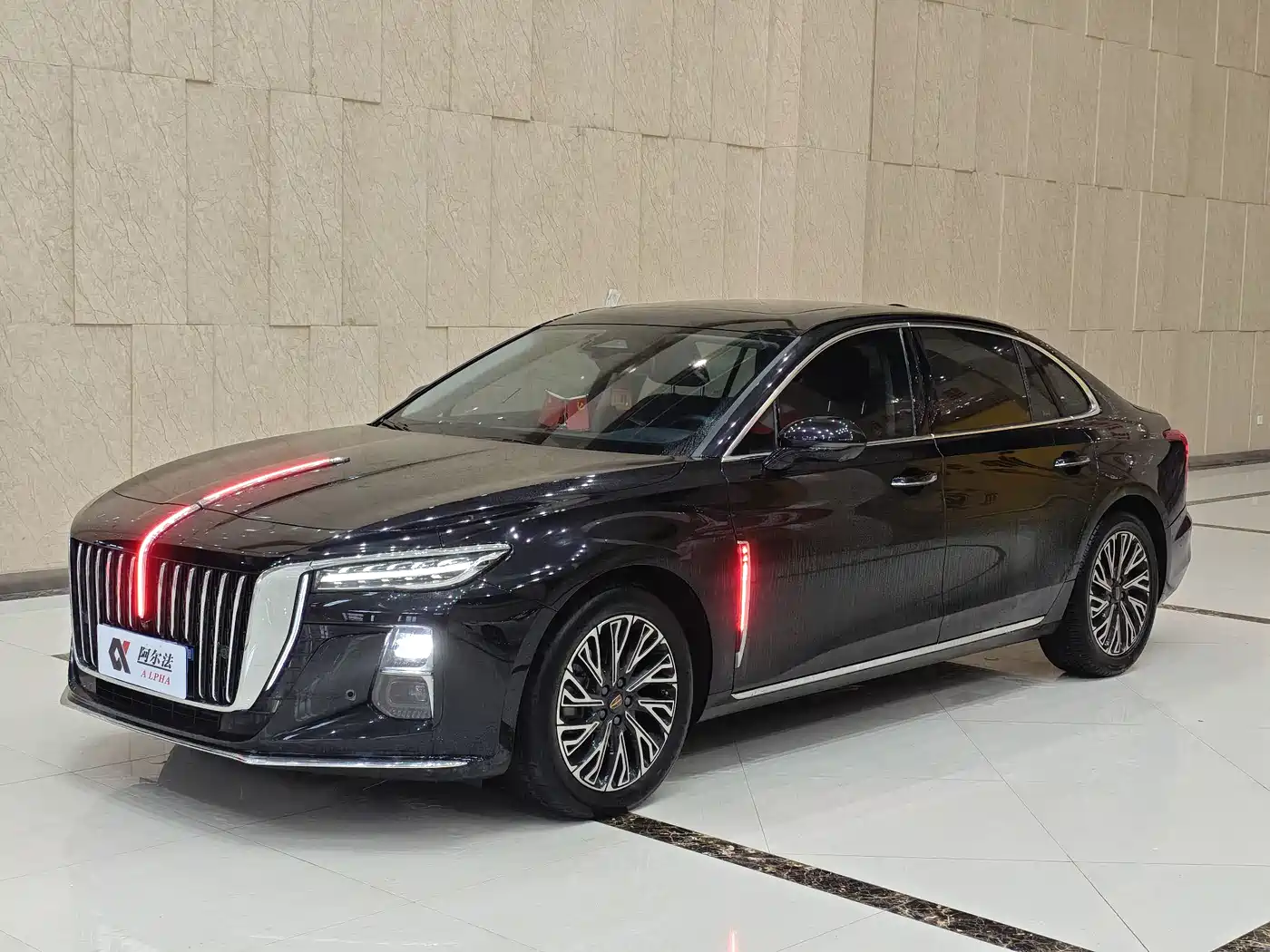 Hongqi H5 2024 2.0T Automatic Smart Connect Flag Smooth Edition