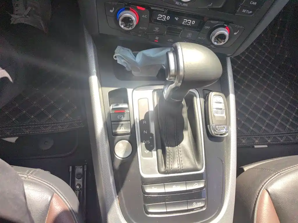 Audi Q5 2017 Plus 40 TFSI Technology фото 10