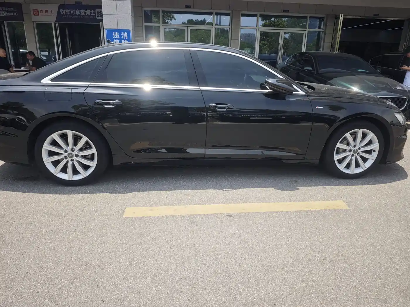 Audi A6L 2021 45 TFSI Exclusive Sport фото 8