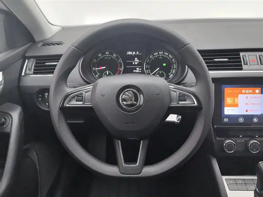 Škoda Octavia 2019 1.5L Automatic Smart Comfort China VI фото 11