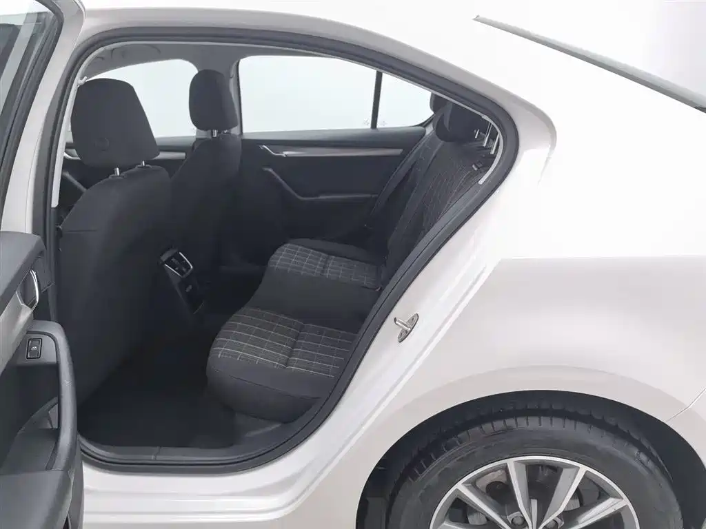 Škoda Octavia 2019 1.5L Automatic Smart Comfort China VI фото 15