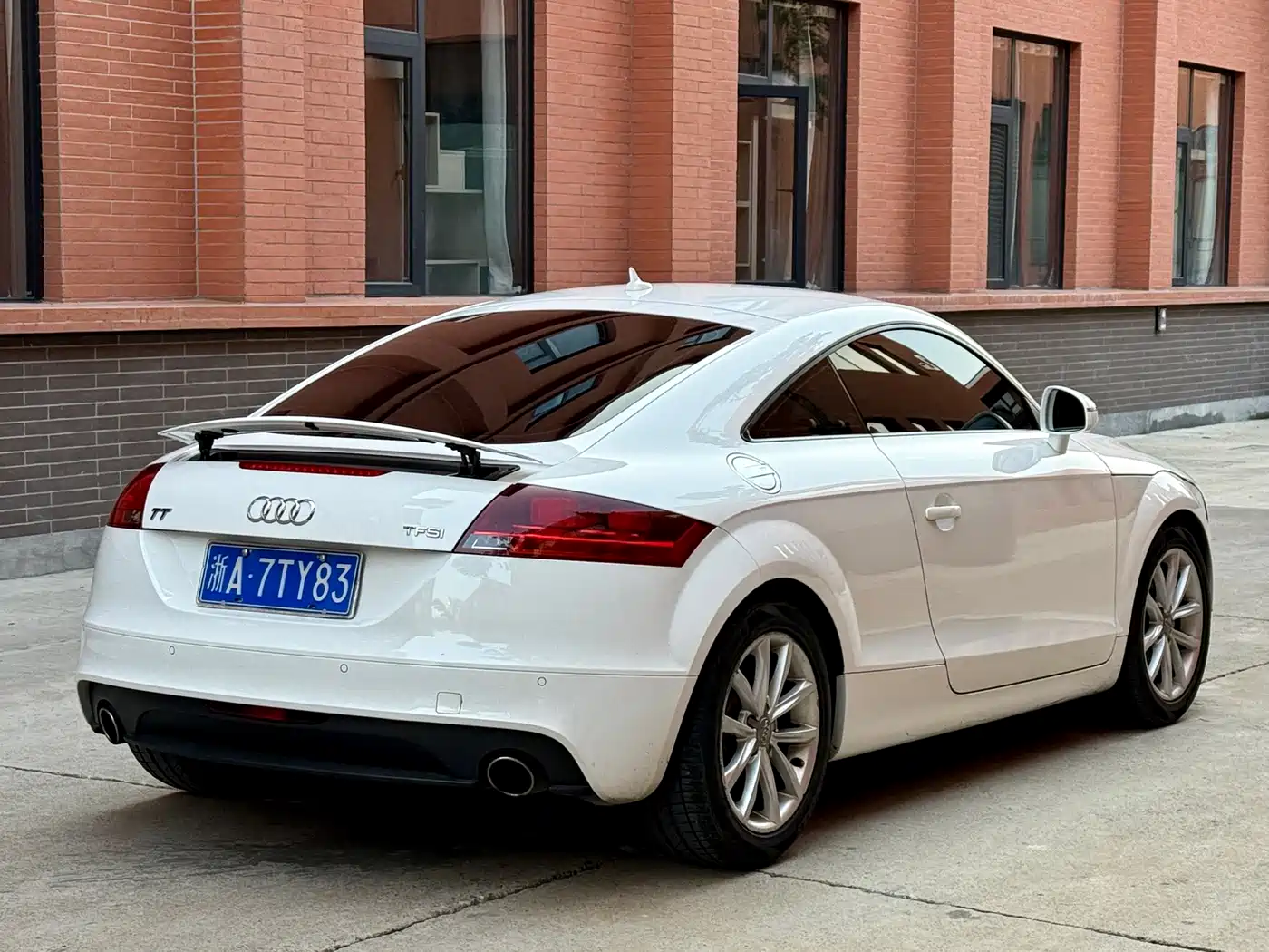 Audi TT 2011 TT Coupe 2.0TFSI quattro фото 4