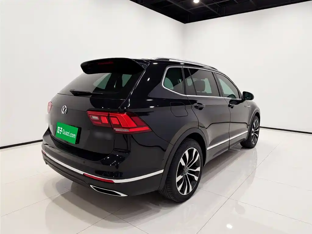 Volkswagen Tiguan L 2021 330TSI Automatic 2WD R-Line Premium фото 6
