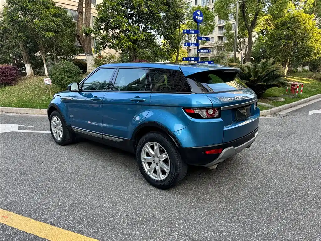 Land Rover Range Rover Evoque (Import) 2014 2.0T 5-door Brilliance Premium фото 4