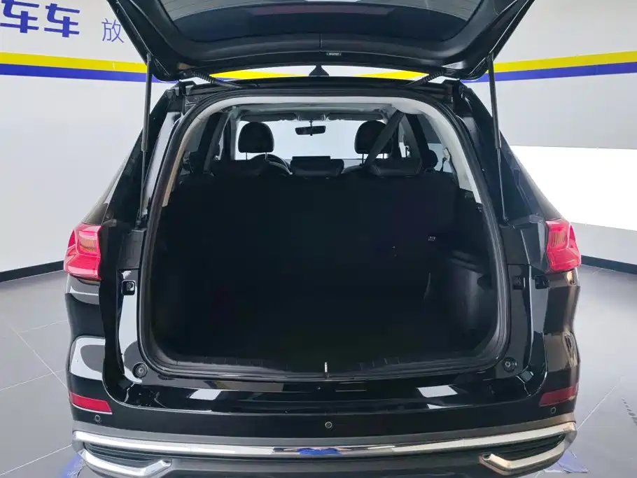 Haval M6 2023 2023 PLUS 1.5T DCT Luxury Smart Connect