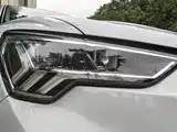 Photo 4 - Audi Q3