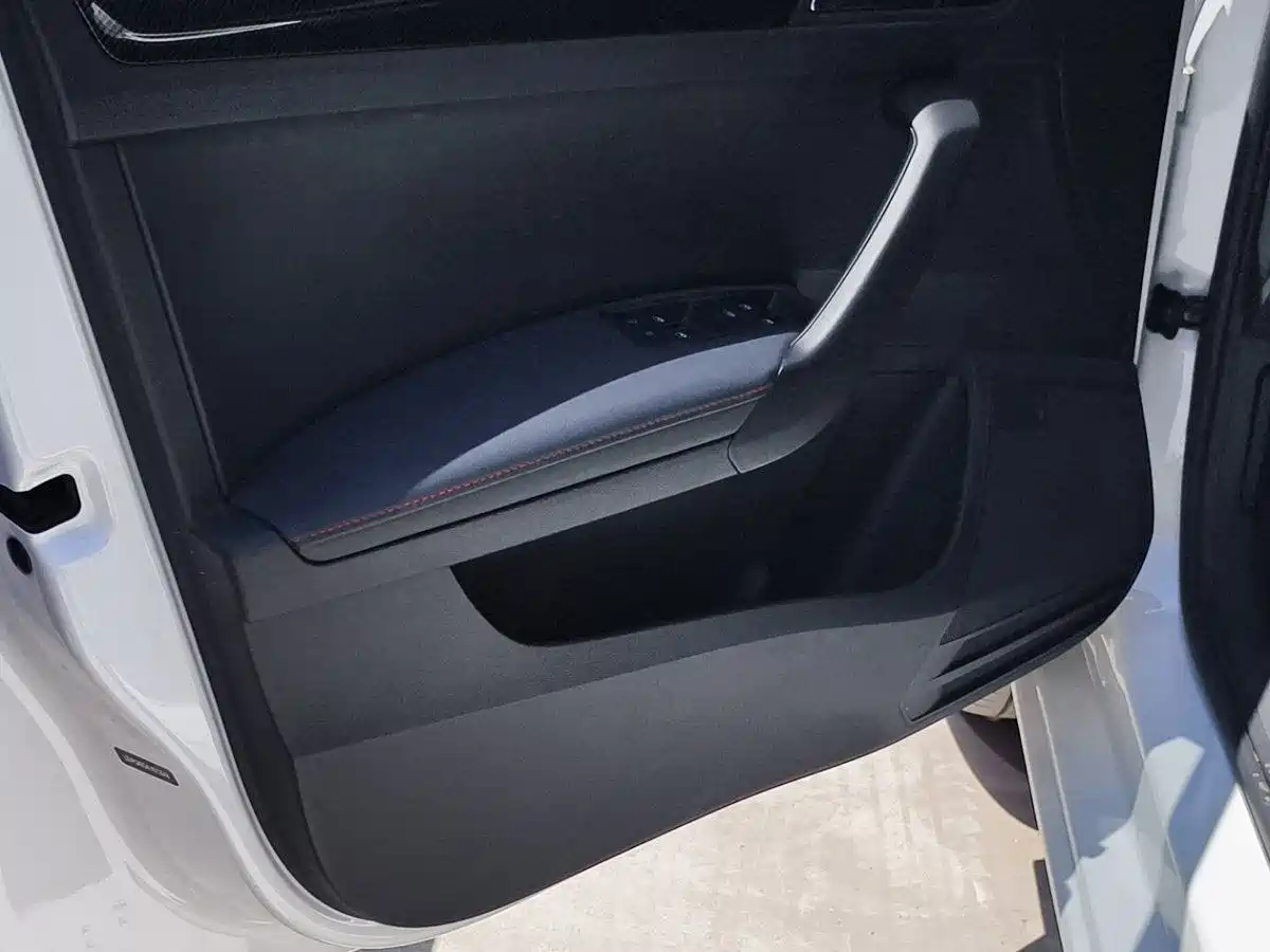Škoda Skoda Rapid Spaceback 2020 1.5L Auto Standard фото 8
