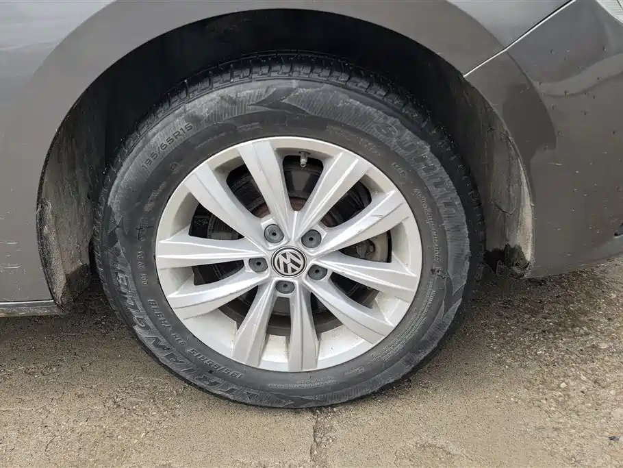 Volkswagen Bora 2016 Model 1.6L Automatic Fashion фото 6